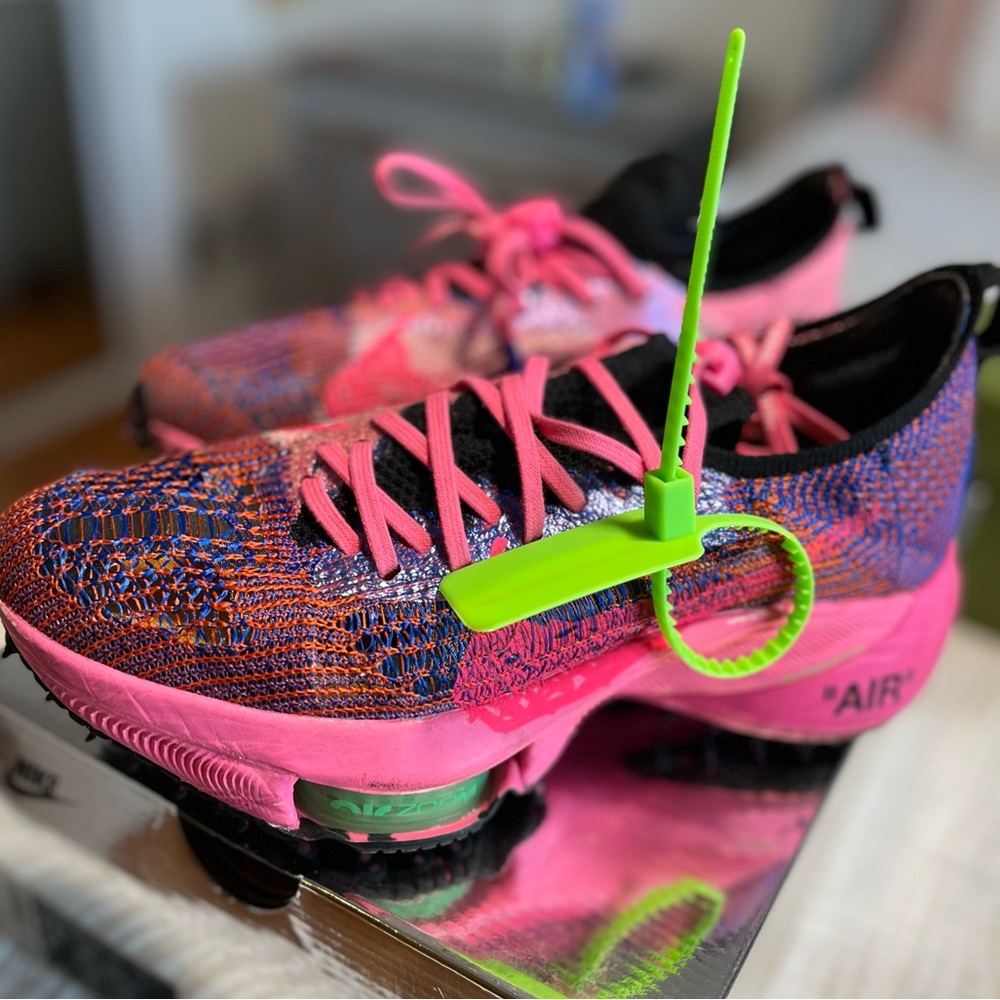 Nike offwhite sneakers